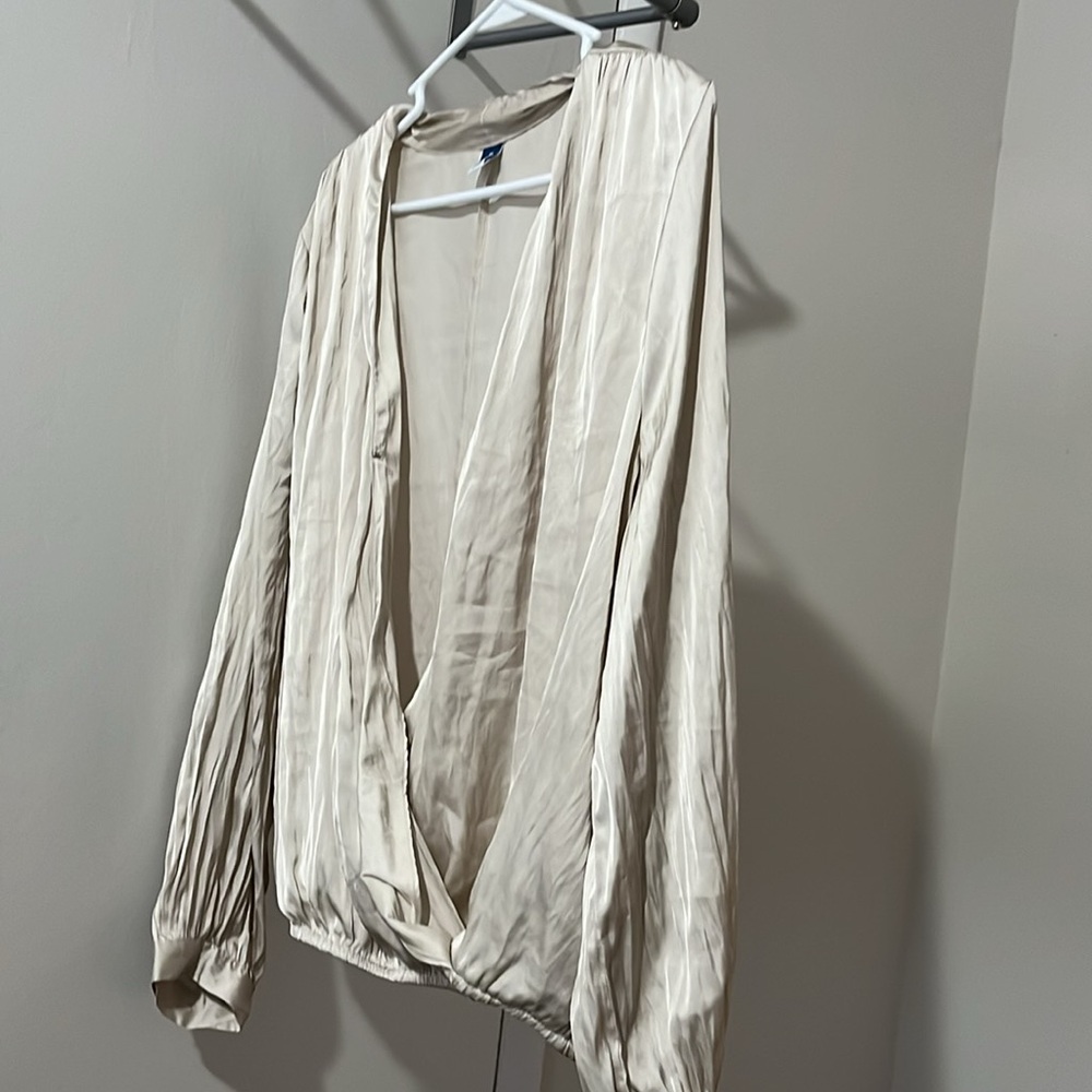Old Navy blouse - Picture 2 of 5